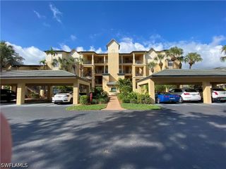 155 Vintage CIR 103, Naples, FL 34119