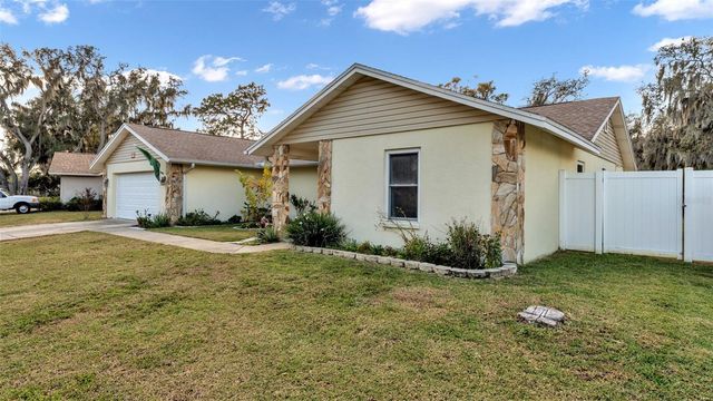 2207 GATEWOOD STREET, Plant City, FL 33563