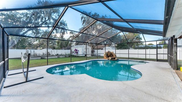 2207 GATEWOOD STREET, Plant City, FL 33563