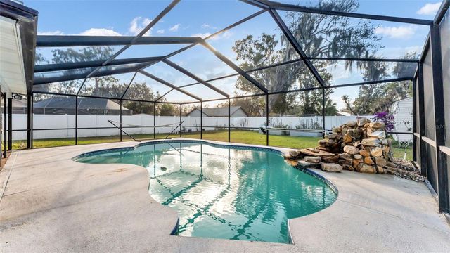 2207 GATEWOOD STREET, Plant City, FL 33563