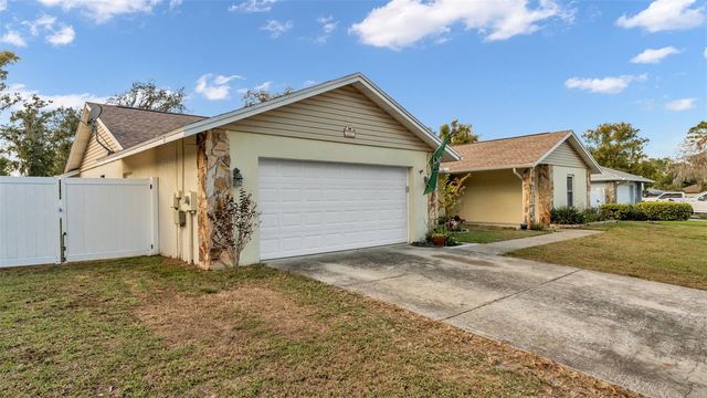 2207 GATEWOOD STREET, Plant City, FL 33563