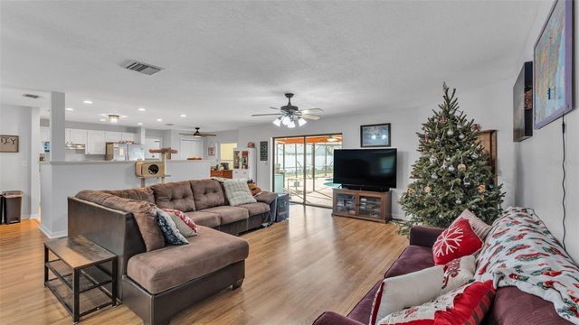 2207 GATEWOOD STREET, Plant City, FL 33563