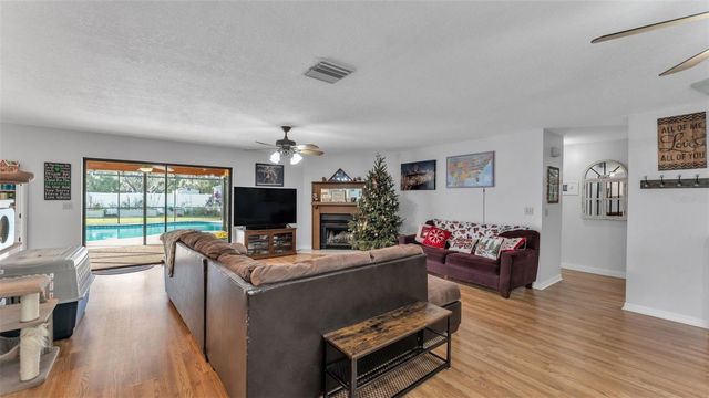 2207 GATEWOOD STREET, Plant City, FL 33563