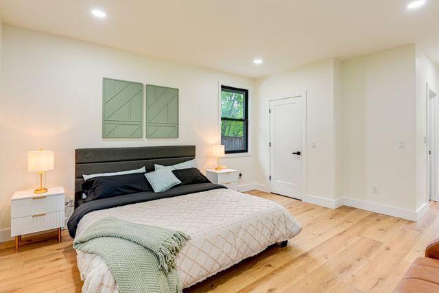 930 Downey Dr, Nashville, TN 37205