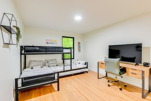 930 Downey Dr, Nashville, TN 37205