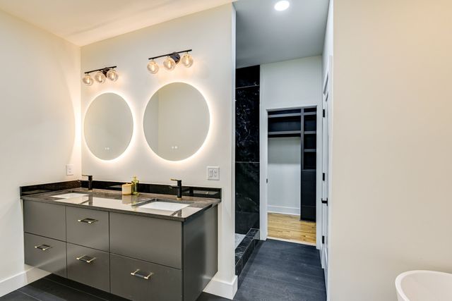 930 Downey Dr, Nashville, TN 37205