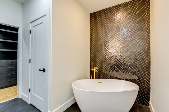 930 Downey Dr, Nashville, TN 37205