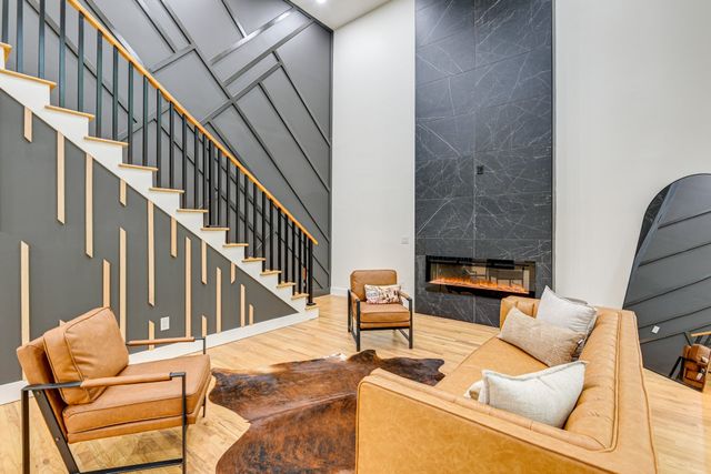 930 Downey Dr, Nashville, TN 37205