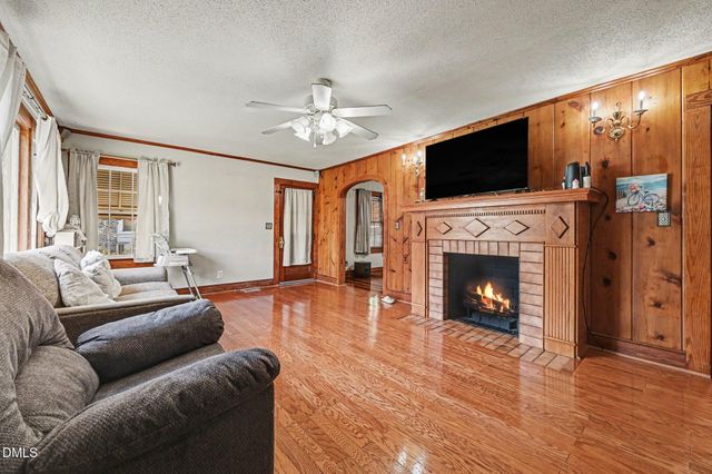 211 W Harden Street, Burlington, NC 27215