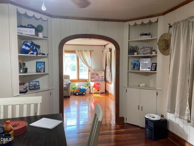 211 W Harden Street, Burlington, NC 27215