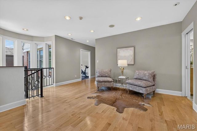 44 Broadview Drive, St Louis, MO 63105
