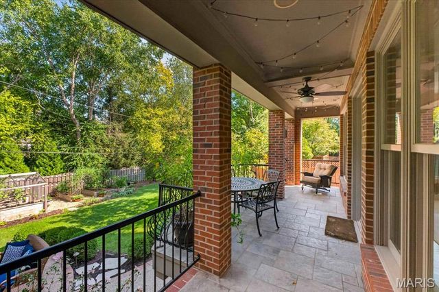 44 Broadview Drive, St Louis, MO 63105