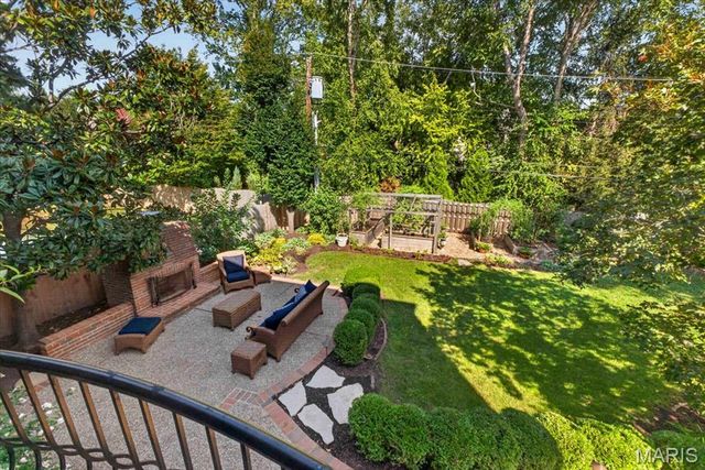 44 Broadview Drive, St Louis, MO 63105