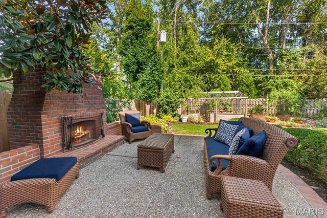 44 Broadview Drive, St Louis, MO 63105