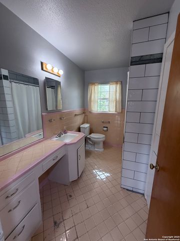 211 Chelsea, San Antonio, TX 78213