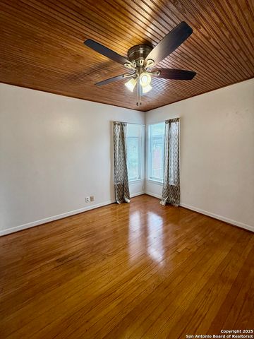 211 Chelsea, San Antonio, TX 78213