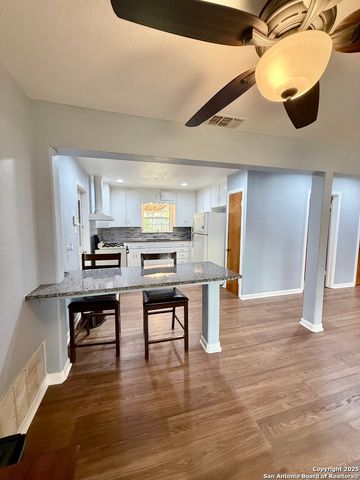 211 Chelsea, San Antonio, TX 78213