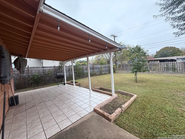 211 Chelsea, San Antonio, TX 78213