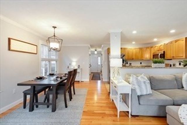 201 Main 34, Woburn, MA 01801