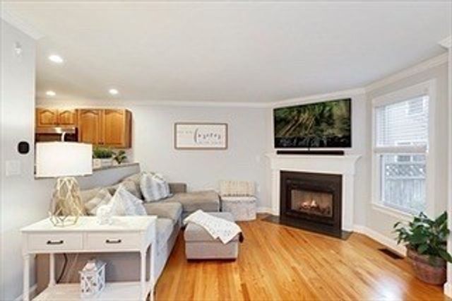 201 Main 34, Woburn, MA 01801