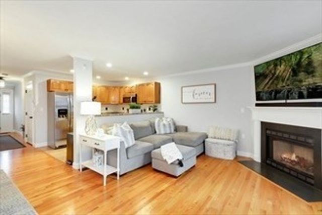 201 Main 34, Woburn, MA 01801