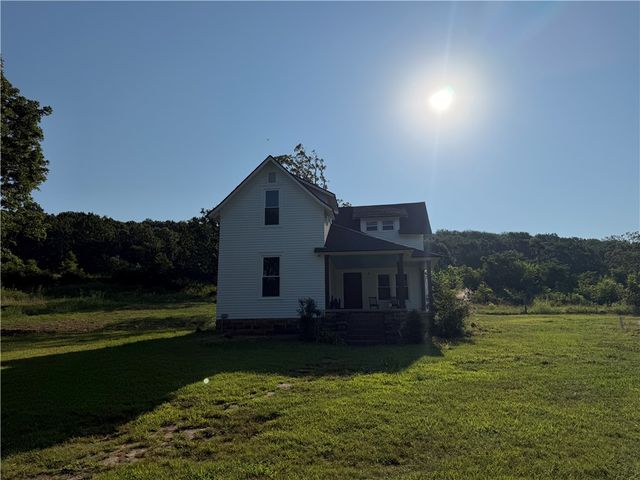 10150 S Garland McKee Road, Prairie Grove, AR 72753