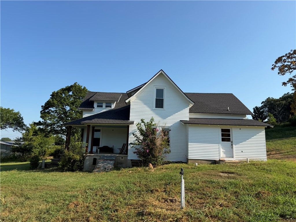 10150 S Garland McKee Road, Prairie Grove, AR 72753