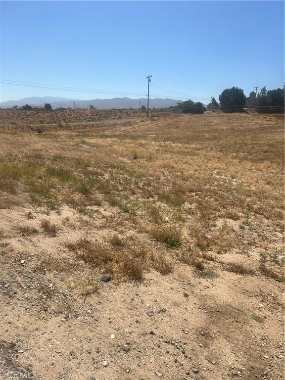 15 Hackberry Street, Hesperia, CA 92345