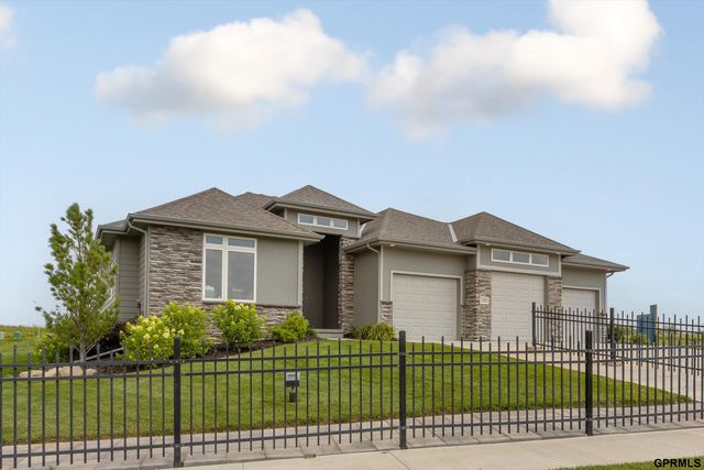 12602 Glenn Street, Papillion, NE 68138