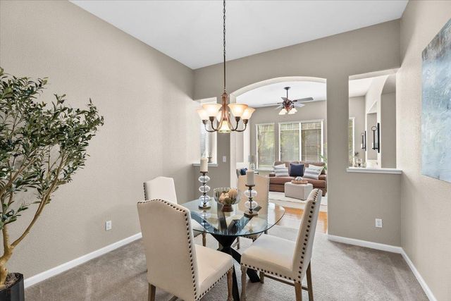 710 Almondcrest St, Oakdale, CA 95361