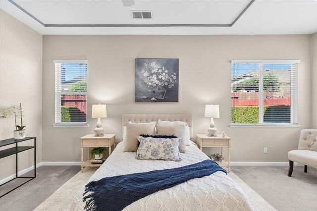 710 Almondcrest St, Oakdale, CA 95361