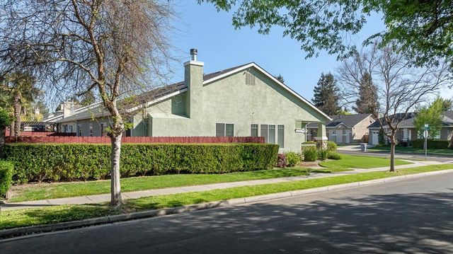 710 Almondcrest St, Oakdale, CA 95361