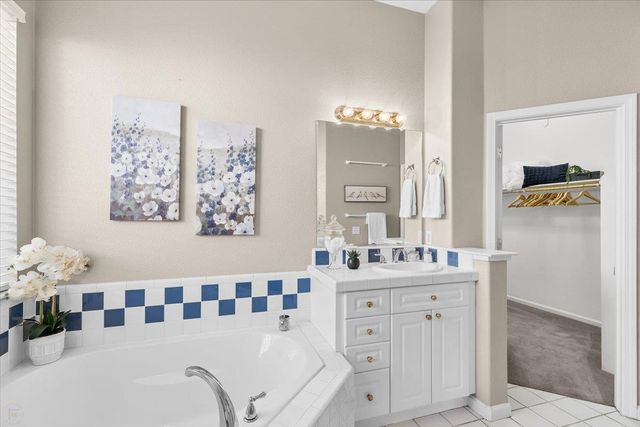 710 Almondcrest St, Oakdale, CA 95361