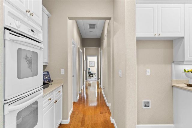 710 Almondcrest St, Oakdale, CA 95361