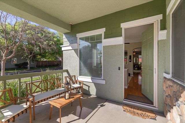 710 Almondcrest St, Oakdale, CA 95361