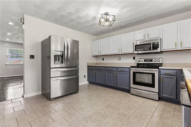 2625 N Nansemond DR, Suffolk, VA 23435