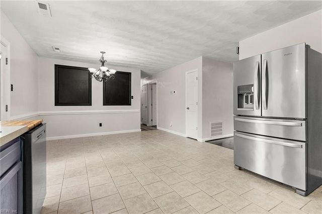 2625 N Nansemond DR, Suffolk, VA 23435