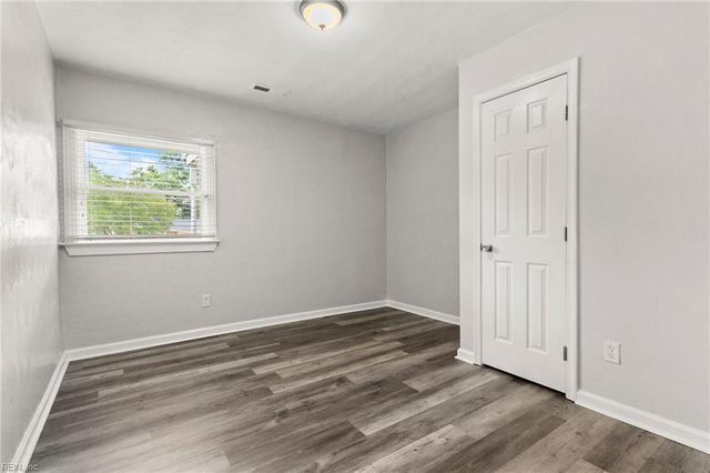 2625 N Nansemond DR, Suffolk, VA 23435