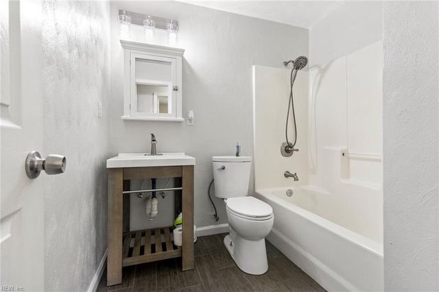 2625 N Nansemond DR, Suffolk, VA 23435