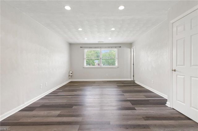 2625 N Nansemond DR, Suffolk, VA 23435