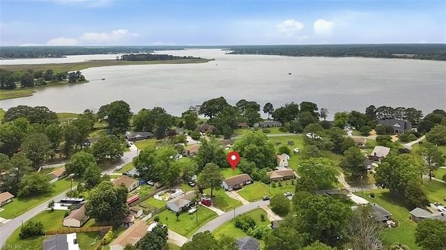 2625 N Nansemond DR, Suffolk, VA 23435