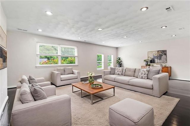 2625 N Nansemond DR, Suffolk, VA 23435