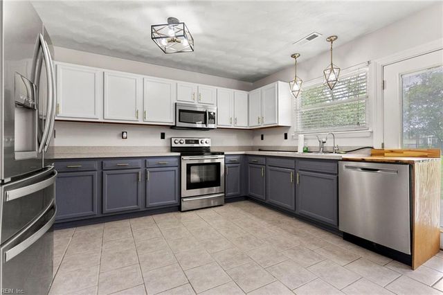 2625 N Nansemond DR, Suffolk, VA 23435