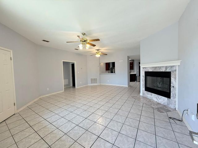 214 Oak Hill Dr, Kerrville, TX 78028