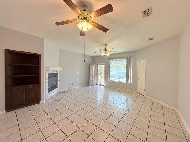 214 Oak Hill Dr, Kerrville, TX 78028