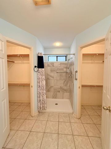 214 Oak Hill Dr, Kerrville, TX 78028