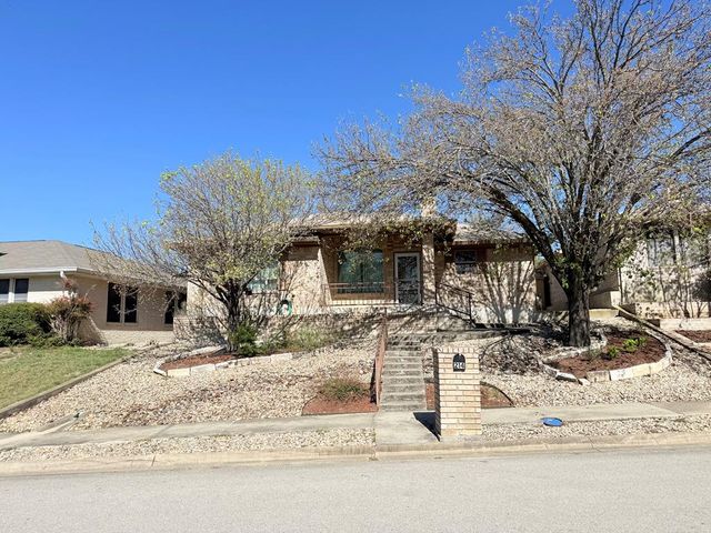 214 Oak Hill Dr, Kerrville, TX 78028
