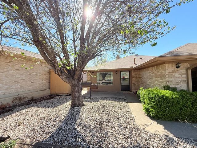 214 Oak Hill Dr, Kerrville, TX 78028