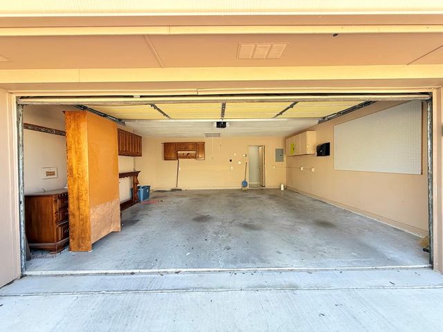 214 Oak Hill Dr, Kerrville, TX 78028