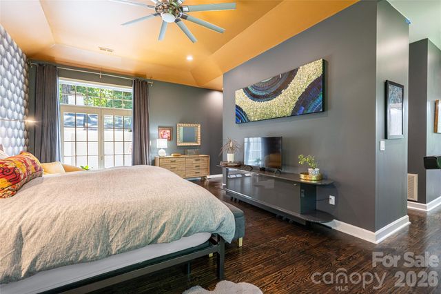 2511 Kanuga Road, Hendersonville, NC 28739